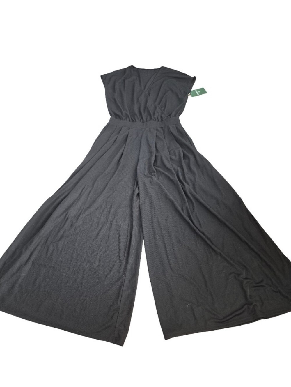 NWT Halara V-Neck Flowy Jumpsuit Womens Size M Petite